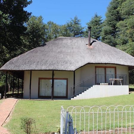 Lairds Lodge Underberg Exterior photo